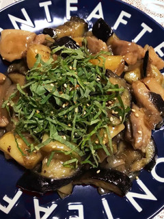 なすと鶏肉じゃがいも青じそのとろうま炒め-レシピのメイン写真