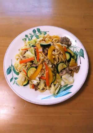 夏野菜たっぷり胡椒の効いた焼うどん-レシピのメイン写真
