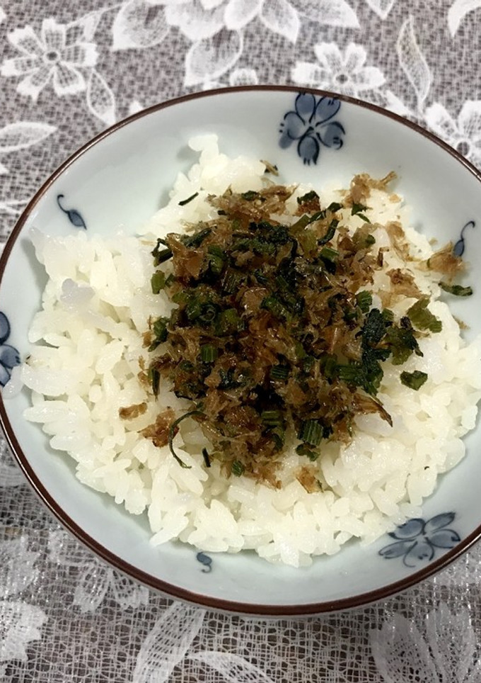 人参の葉の茎とかつお節のははつゆふりかけ-レシピのメイン写真