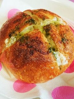 塩バターパンでバジルチーズトースト-レシピのメイン写真