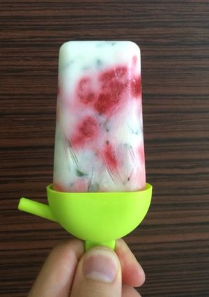 いちごとバジルのアイスキャンディー-レシピのメイン写真