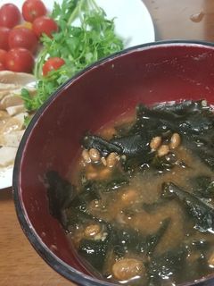 納豆とワカメの味噌汁。-レシピのメイン写真