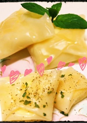 おかずにもおやつにも☆餃子の皮で茹チーズ-レシピのメイン写真