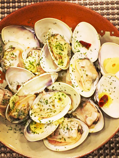 旨みたっぷり♡はまぐりのガーリック酒蒸し-レシピのメイン写真