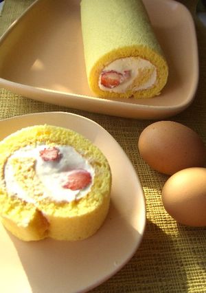 いちごのふわふわロールケーキ-レシピのメイン写真
