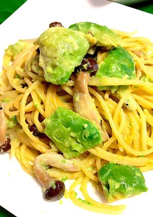 アボカドとシメジの豆乳クリームパスタ-レシピのメイン写真