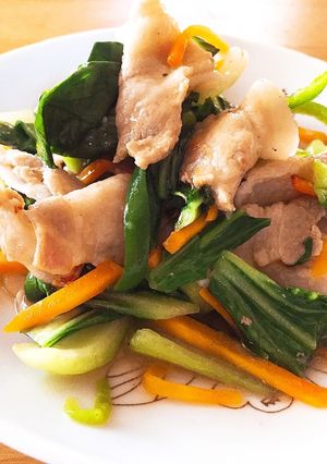 材料少しで簡単！豚バラと青梗菜の簡単炒め-レシピのメイン写真