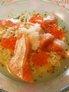 サーモンとイクラの親子冷麺-レシピのメイン写真