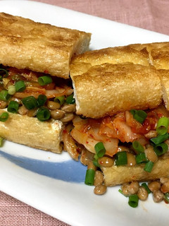 焼き栃尾油揚げdeキムチ納豆挟んだよ〜♡-レシピのメイン写真