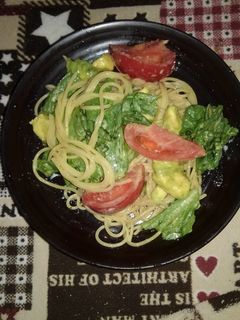 簡単、アボカドとトマトの冷製パスタ-レシピのメイン写真