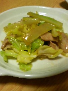 豚肉とブロッコリーの茎炒め。-レシピのメイン写真