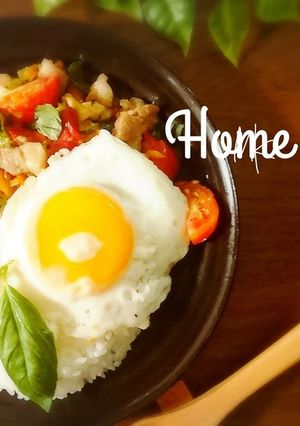 鶏豚肉で夏野菜の和風ガパオライス-レシピのメイン写真