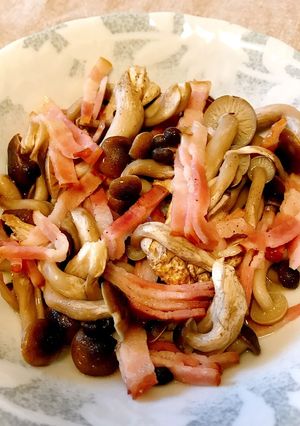 レンジでしめじとベーコンのバター蒸し-レシピのメイン写真