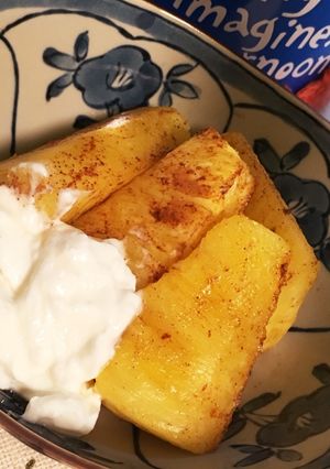 焼きパイナップルの水切りヨーグルト添え-レシピのメイン写真