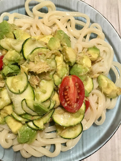アボカドと鯖フィレのサラダうどん-レシピのメイン写真