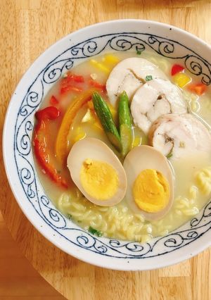 鶏ハムのせ！あっさり塩とんこつラーメン-レシピのメイン写真