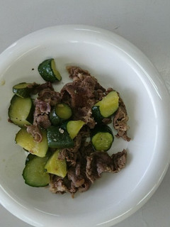 きゅうりと牛肉の粗挽きコショー炒め-レシピのメイン写真