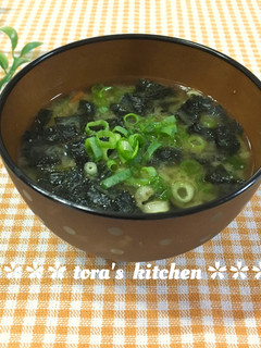 簡単☘️海苔の味噌汁でパワーUP-レシピのメイン写真