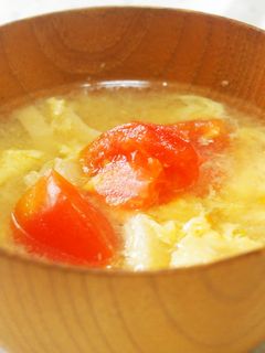 トマトと卵の味噌汁♪酸味がアクセント♪-レシピのメイン写真