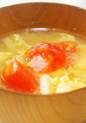 トマトと卵の味噌汁♪酸味がアクセント♪-レシピのメイン写真