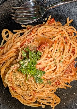夜食に優しいまろやかトマトスパ-レシピのメイン写真