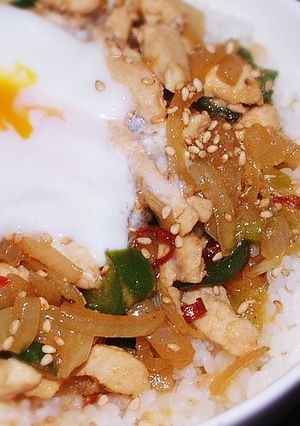 鶏肉のスタ丼（ピリ辛ニンニク醤油味）-レシピのメイン写真