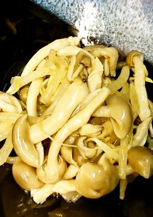 ワリと酒を選ばない もやしめじ-レシピのメイン写真