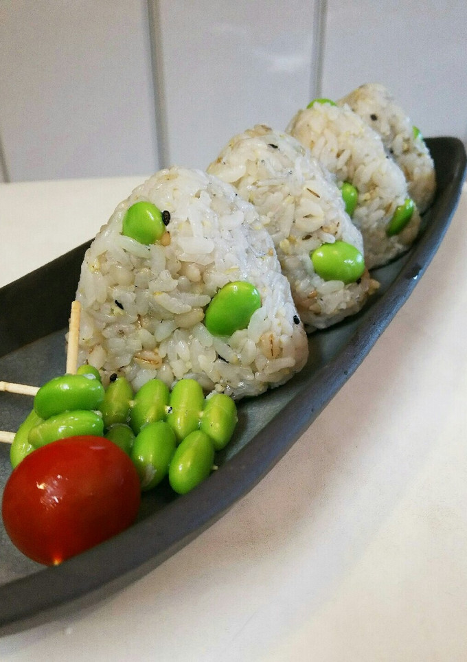 しらすと枝豆のおむすび-レシピのメイン写真