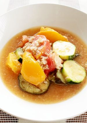 レンジで!鶏ひき肉と夏野菜の具沢山スープ-レシピのメイン写真