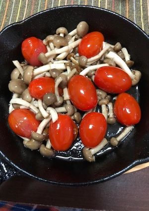 簡単タパス♥✿トマトとしめじ炒め✿-レシピのメイン写真