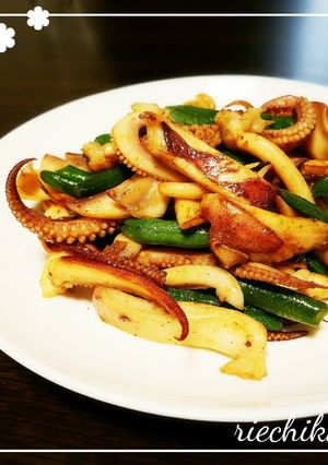 イカゲソといんげんの塩胡椒バター炒め-レシピのメイン写真
