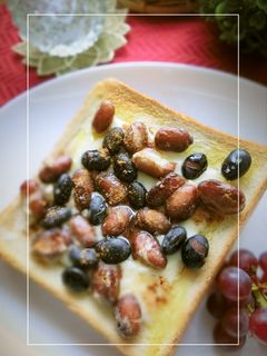金時豆×蒸し黒豆の甘塩チーズトースト-レシピのメイン写真