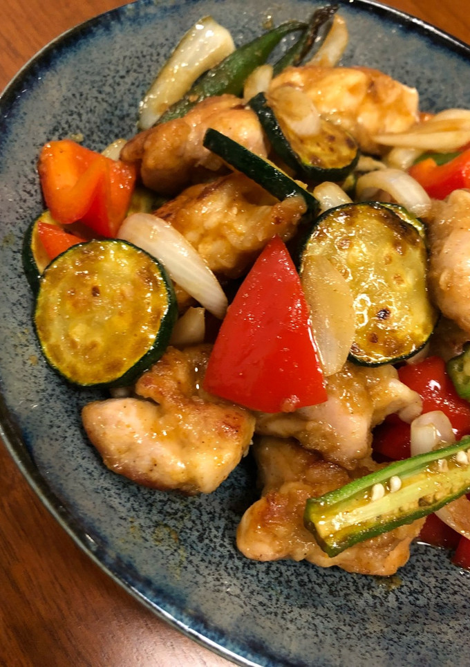 夏野菜と鶏モモのカレー炒め-レシピのメイン写真