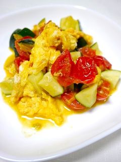 簡単!卵とズッキーニとトマトの中華炒め-レシピのメイン写真