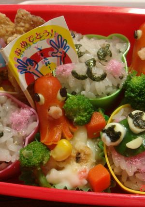 ニコニコ お誕生日キャラ弁当 -レシピのメイン写真