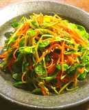 豆苗のつまみ菜と人参のサラダ