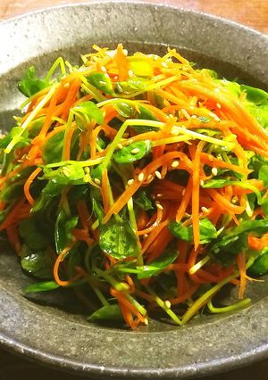 豆苗のつまみ菜と人参のサラダ-レシピのメイン写真