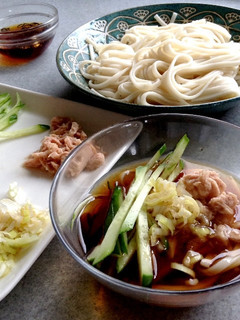 夏のざるうどんラー油ねぎでピリっと元気に-レシピのメイン写真