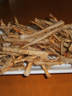 ゴボウぼりぼり止まらない♪牛蒡から揚げ-レシピのメイン写真