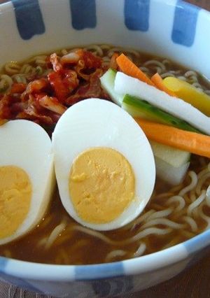 キムチと野菜甘酢漬けで簡単冷やしラーメン-レシピのメイン写真