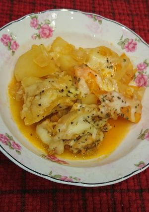 鶏(豚)肉とじゃが芋のチーズケチャップ煮-レシピのメイン写真