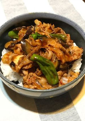 簡単10分！ナス豚キムチ丼-レシピのメイン写真