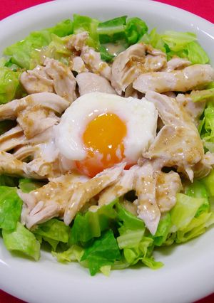 春キャベツ&鶏肉&温たまの巣ごもりサラダ-レシピのメイン写真