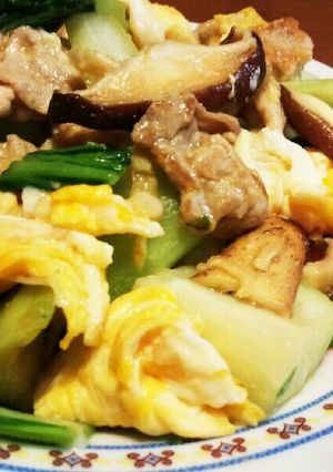 簡単♪青梗菜と豚コマ卵の中華炒め-レシピのメイン写真