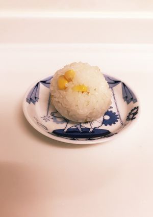 ❁ミートボールとコーンのおむすび❁-レシピのメイン写真