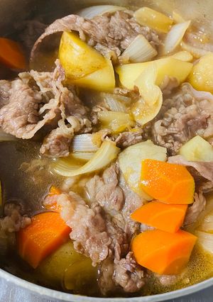 簡単！冷蔵庫にある物だけ！お肉が美味しい肉じゃが-レシピのメイン写真