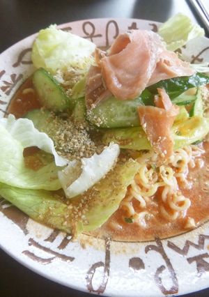 冷やし夏野菜ラーメン スモークサーモン添-レシピのメイン写真