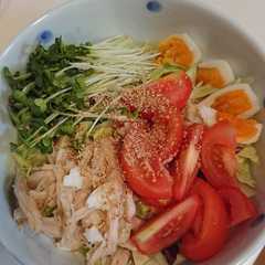รูปของ サラダ仕立ての冷やし塩ラーメン