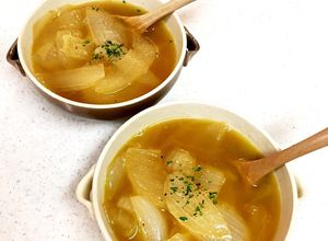 トロトロ甘い！簡単食べるオニオンスープ-レシピのメイン写真