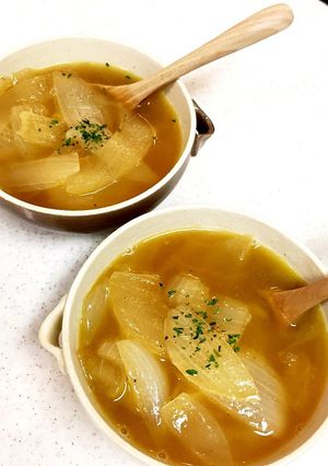 トロトロ甘い！簡単食べるオニオンスープ-レシピのメイン写真